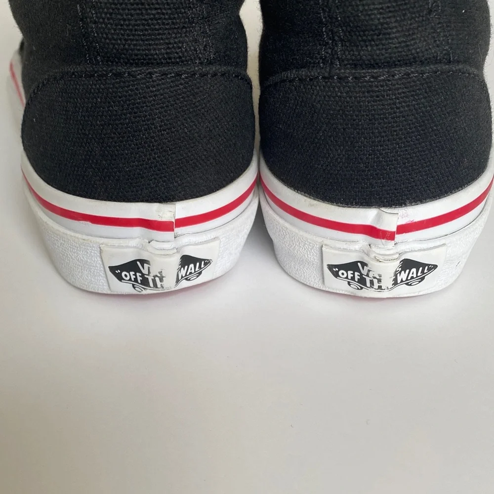 Kids Vans Black and Red Canvas High-Tops Skateboard shoes size Y 10.5